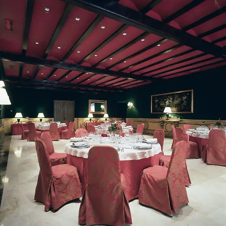 Hotel De 4*